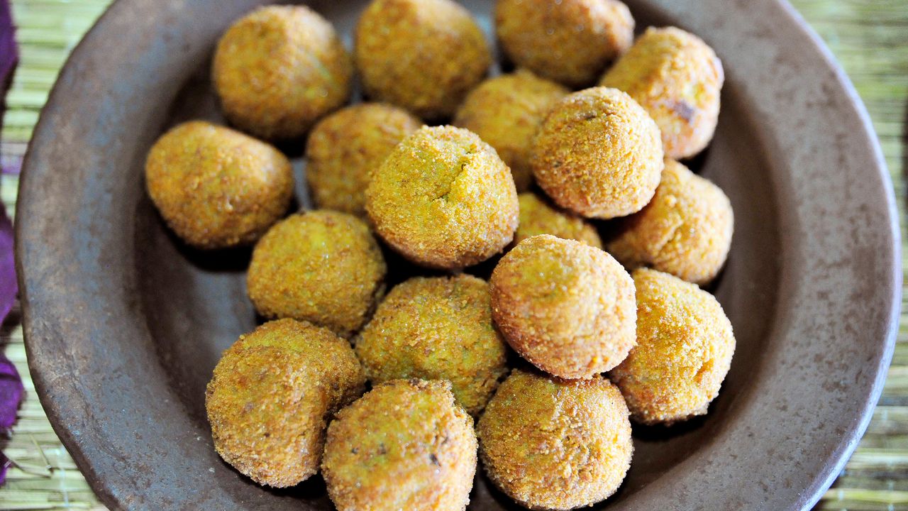 Ervilhas e almôndegas de batata: a receita vegetariana